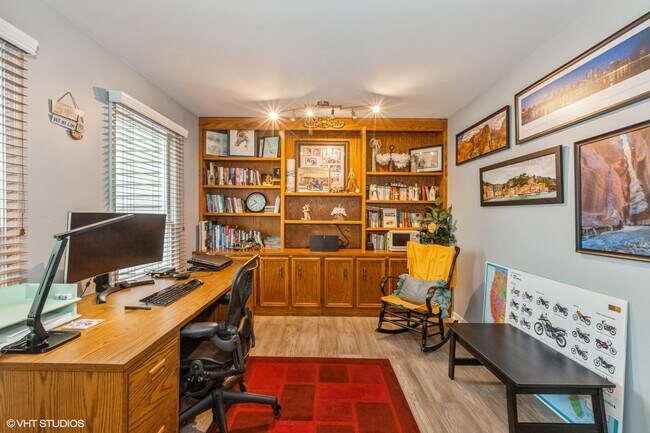 Building Photo - 446 Quail Dr