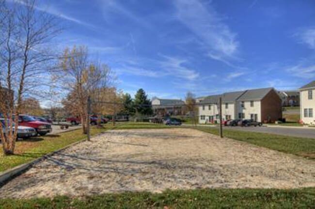 Building Photo - Updated Apartment Near Downtown – Prime Location!