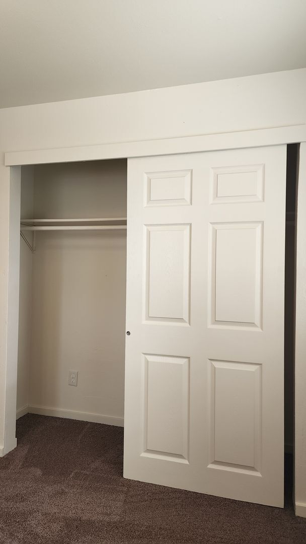 Building Photo - Steilacoom 4 Bedroom + Bonus Room!