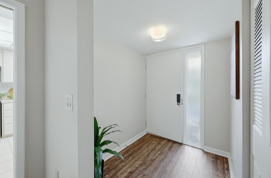 Building Photo - 5058 Marsh Field Rd