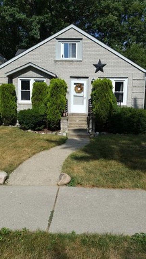 Primary Photo - Royal Oak Duplex - Fairgrove