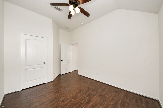 Building Photo - 19122 Mission Manor Ln