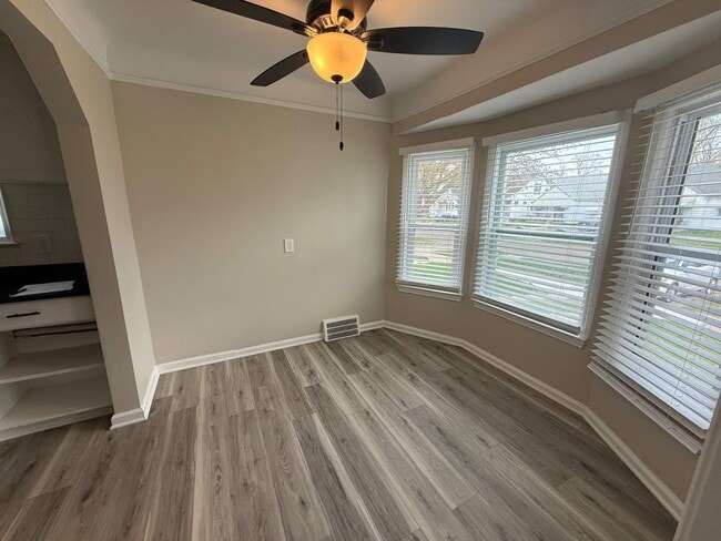 Building Photo - Renovated 3-Bedroom Home – We Welcome Sect...