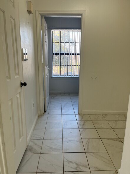 Building Photo - 2835 Keller Springs Rd