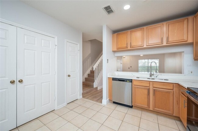 Building Photo - 1150 Vineland Pl