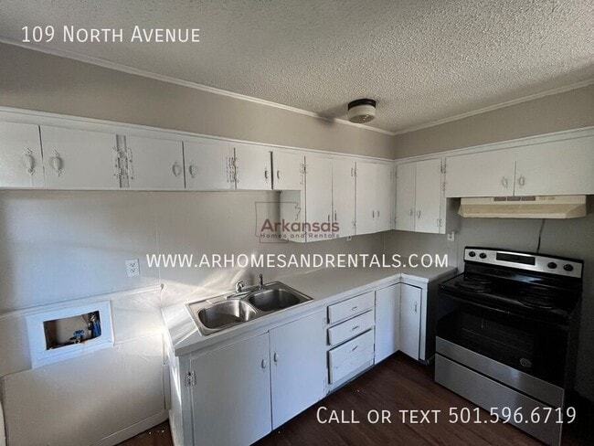 Building Photo - 109 North Ave