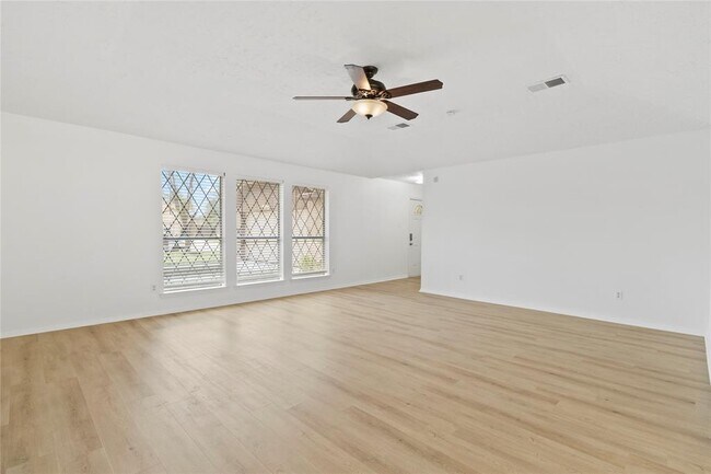 Building Photo - 126 Wood Hollow Dr