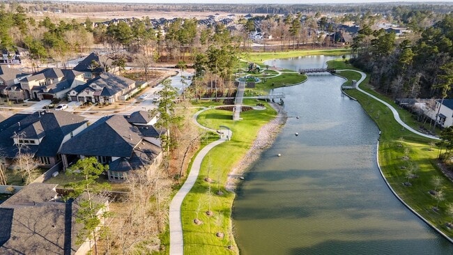 Building Photo - 10410 Southern Hawker