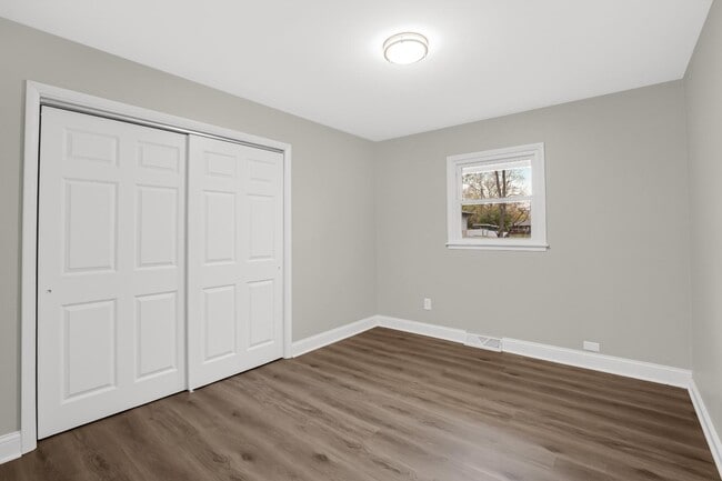 Building Photo - 5305 W 78th Ln