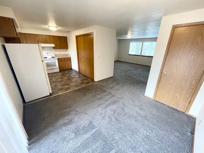 Building Photo - Beautiful 2 Bedroom 1 Bath Apartment- Close to BSU