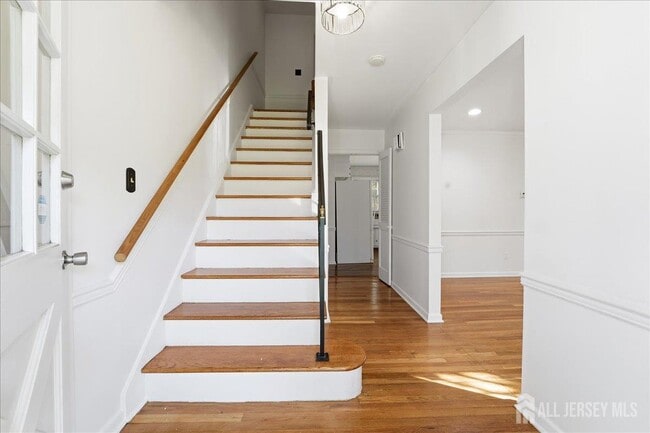 Building Photo - 35 Brooktree Rd