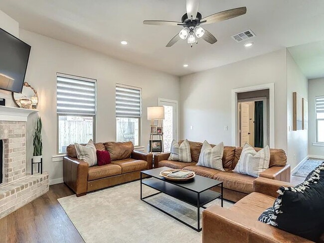 Building Photo - High-end 4 Bed, 3 Bath home in South Lubbock!