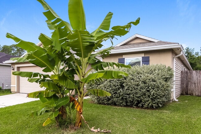 Building Photo - 523 Worcester Ct.