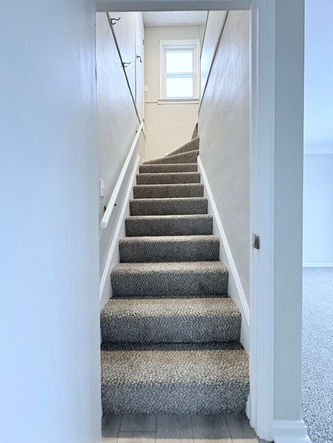 Building Photo - Newly Renovated 3BR 2BA Home w/ Garage + Washer/Dryer in the heart of Wickliffe, OH.