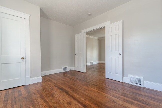 Building Photo - 19610 Shawnee Ave