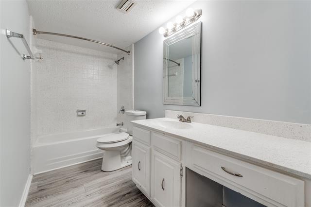 Building Photo - 8560 Park Ln