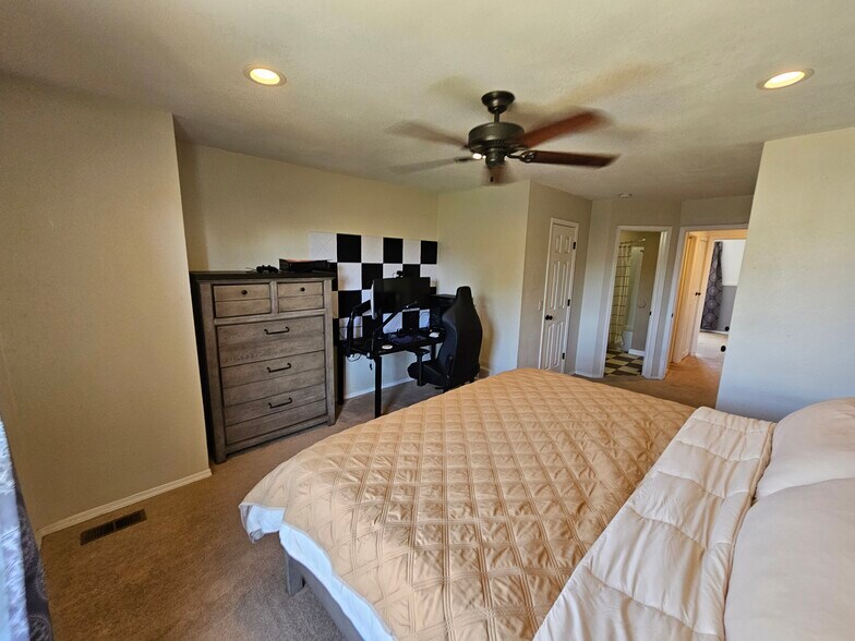 Building Photo - 4125 Charleston Dr