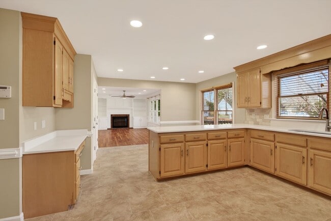 Building Photo - 5 Bed, 2.5 Bath Home in the Heart of Red Mill Farms