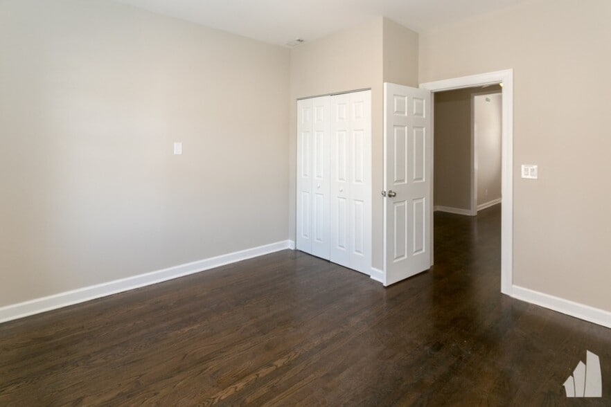 Building Photo - 1604 W Berwyn Ave