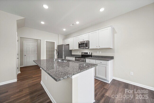 Building Photo - 133 Pumice Dr