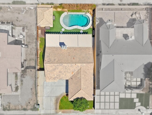 Building Photo - 80676 Willow Ln