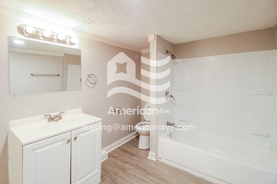 Building Photo - 310 Brown Pl