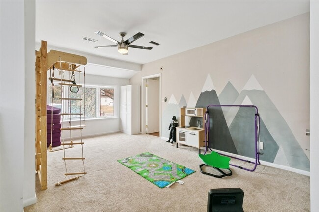 Building Photo - 18 S Greenfield Ave