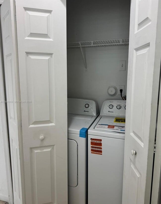 Building Photo - 2525 SE 14th Ave