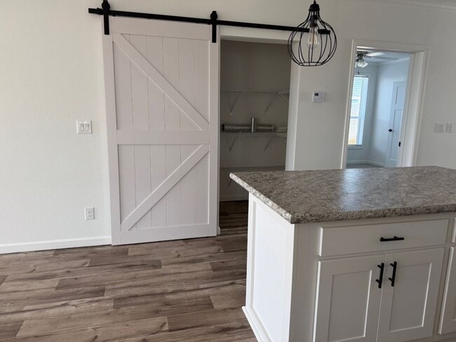 Building Photo - 486 Driftwood Dr