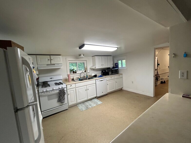 Building Photo - 96 Vine St