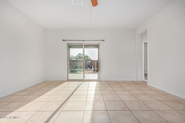 Building Photo - 4880 S 246th Ln