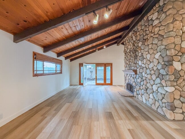 Building Photo - 5142 Sandpiper Way