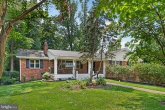 Building Photo - 6443 Walters Woods Dr