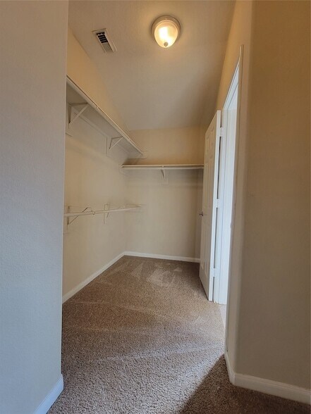 Building Photo - 2414 Gwenfair Dr