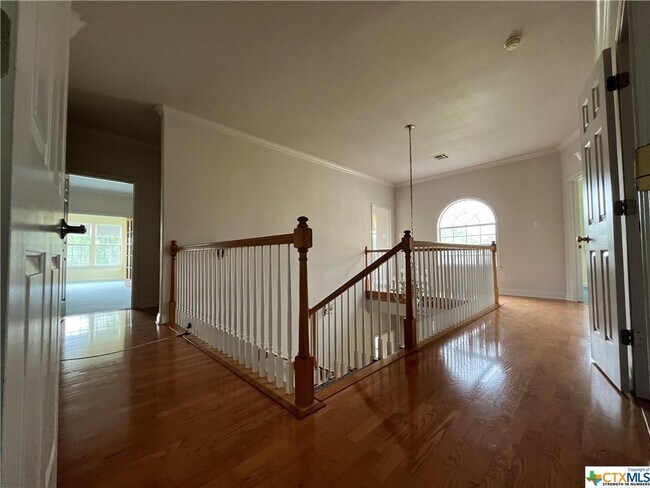 Building Photo - 808 Rose Way