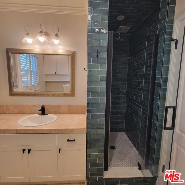 Building Photo - 2781 N Bellflower Blvd