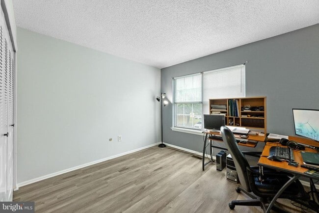 Building Photo - 66 Cheverny Ct