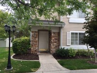 Building Photo - Countrywoods Townhome 1294 S