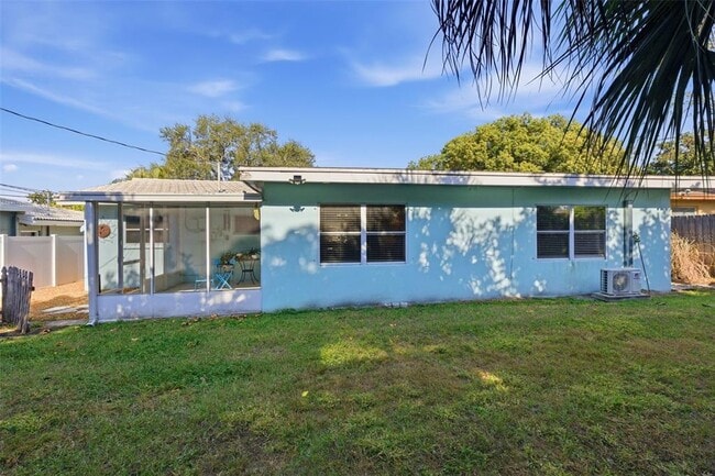 Building Photo - 2039 Pine Ridge Dr