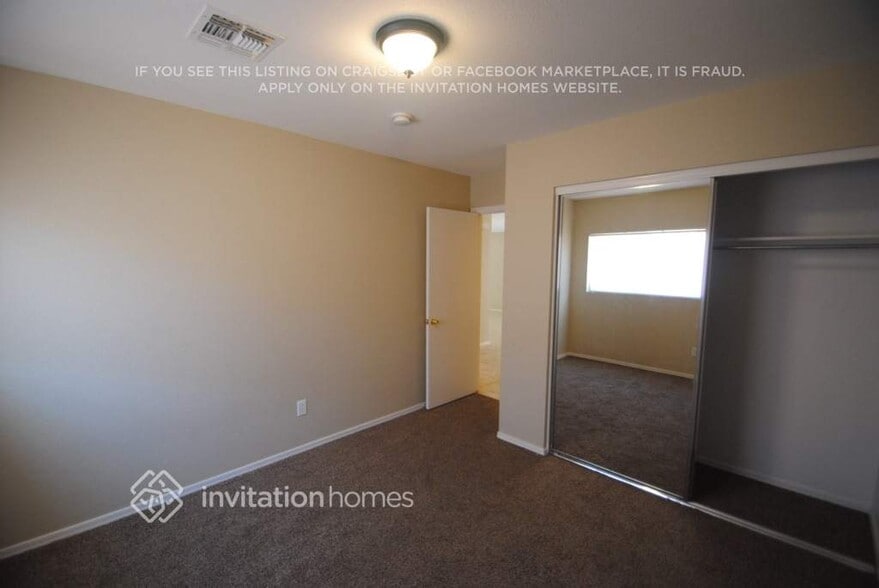 Building Photo - 15429 W Cameron Dr