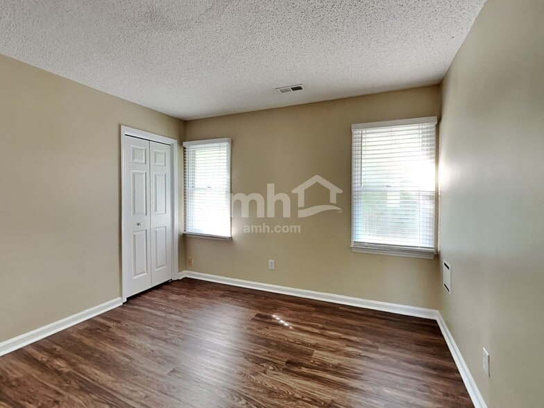 Building Photo - 3100 Twatchman Dr