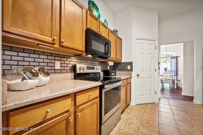 Building Photo - 86198 Meadowwood Dr