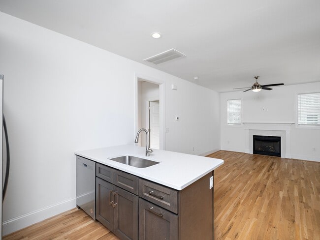 Building Photo - 3807 1/2 Marcom St
