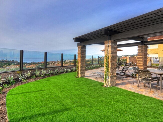 Building Photo - 2 Bedroom Dana Point Condo!