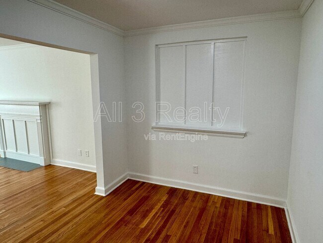 Building Photo - 2927 Brevard Ave