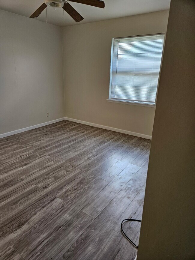 Building Photo - 405 NW 84th St