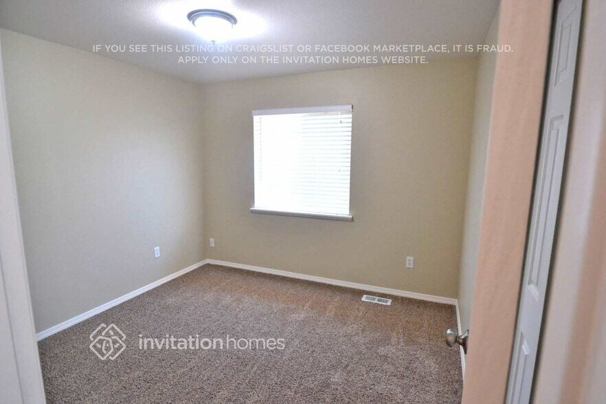 Building Photo - 14907 68th Ave E