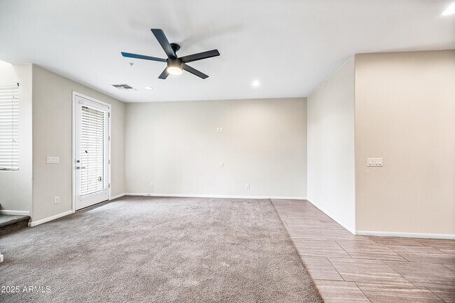 Building Photo - 2090 S Dorsey Ln