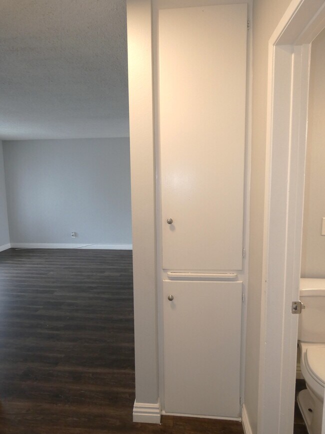 Building Photo - 9318 Artesia Blvd