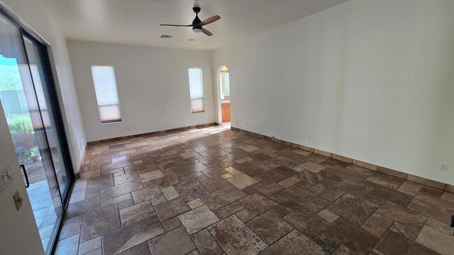 Building Photo - 4485 E Quail Brush Rd